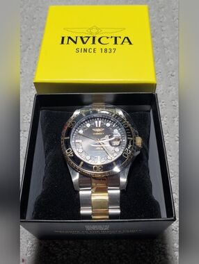 Invicta Two-Tone Dive Watch in Black and Gold(New With Tag)